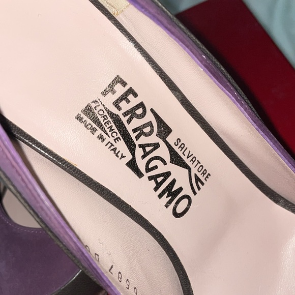 Salvatore Ferragamo amethyst color 4 inch heels size 9AA - Picture 3 of 11